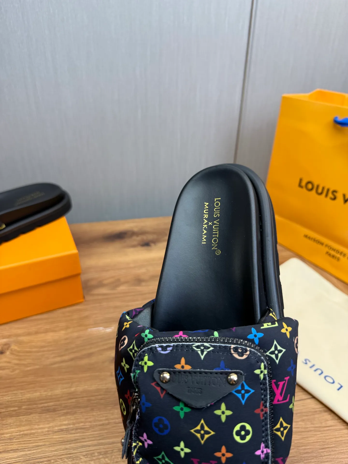 Men's shoes 💰360💰 Lv. hot selling men's slippers 🔥 🩴Official website one to one production 38-45 sizes 45 46 🉑️Customized!
